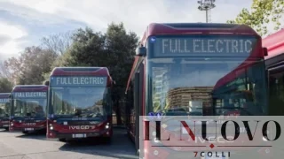 Roma, Bus elettrici Atac nel mirino della Lega: “Costano una fortuna, ma lasciano i romani a piedi quando fa caldo”
