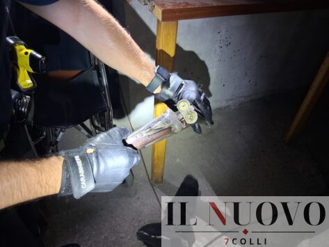 L'arma sequestrata dai Carabinieri