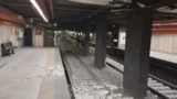 Metro A, calcinacci a Cinecittà: Erbaggi (FdI) attacca il Campidoglio, “trasporto da Terzo Mondo”