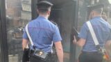 ‘Spaccate’ nei negozi di Roma, denunciato un 48enne: i cittadini chiedono più sicurezza
