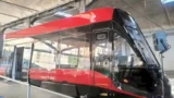 Roma ‘spegne’ i 10 nuovi tram URBOS: nuovi mezzi fermi nei depositi e cittadini sui bus sostitutivi