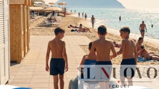 Latina, apre la spiaggia inclusiva “Tutti al Mare”: ombrelloni gratuiti, sedie Job e accesso senza barriere