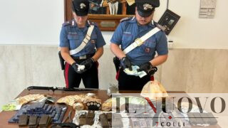 Velletri, scoperto market della droga: sequestrati 9 chili di stupefacenti, 54mila euro e due ordigni artigianali
