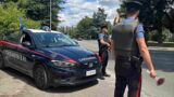 Roma, fugge all’alt con l’auto a noleggio (con la droga e il Rolex): folle fuga tra Montesacro e Talenti, poi si schianta