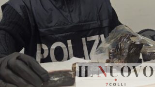 Roma, fuga sul GRA e cocaina nel calzino, poi la droga nascosta tra le radici degli alberi e in bocca: 6 arresti