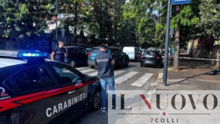 Roma, si spara in auto davanti al Verano: morto 77enne