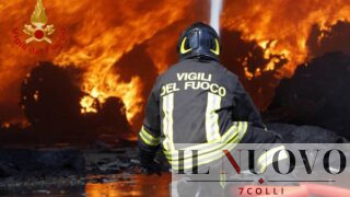 Roma, incendio all’Agenzia delle Entrate: evacuata la sede di via Raffaele Costi
