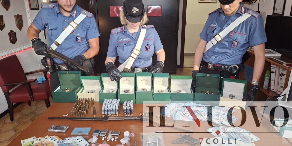 Arresto a Tor San Lorenzo per droga e armi
