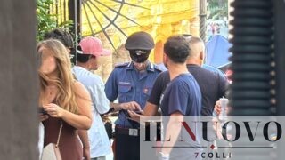 Roma, spray al peperoncino in faccia e coltelli per rubare le collane d’oro: sgominata la banda di scippatori nordafricani