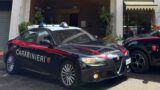 Roma, “I suoi gioielli provano che è innocente”: 91enne raggirata da falso maresciallo, arrestato minorenne