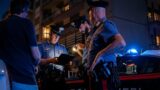 Roma, ruba due birre e massacra di botte il dipendente di una kebabberia: poi aggredisce anche i Carabinieri