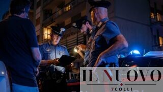 Roma, ruba due birre e massacra di botte il dipendente di una kebabberia: poi aggredisce anche i Carabinieri