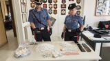‘Vacanza pagata’ a Nettuno preparando dosi di crack: trovati 2 chili di droga, 5 arresti