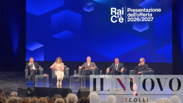 Palinsesti Rai 2026/2027, l’AD Rossi ribalta l’accusa di “TeleMeloni”: “Abbiamo riportato Benigni in Rai dopo 12 anni”