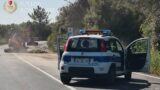 Litoranea Ostia-Torvaianica: camion perde carico di detriti, strada chiusa, traffico in tilt verso il mare