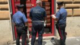 Roma, scoperto un centro massaggi a luci rosse: sesso a pagamento dietro la facciata del benessere