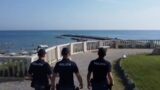 Controlli sul litorale romano, due arresti e un inseguimento ad alta velocità: blitz della Polizia a Ladispoli, Fiumicino e Anzio