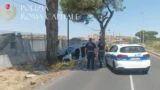 Roma, tragedia a Ponte di Nona: auto si schianta contro un albero, morto un uomo di 66 anni