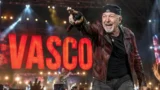 50 anni di carriera di Vasco Rossi, parte la corsa ai biglietti per i 10 concerti a Roma: date, prezzi, prevendita e dove comprarli