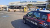 Truffa a un anziano, lo fanno volare da Udine a Roma e lo derubano: abbandonato a Ciampino, salvato dai Carabinieri