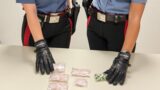 Anzio, intimo… stupefacente: nasconde 255 dosi di crack e cocaina negli slip, arrestato 41enne