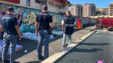 Roma, blitz a Fidene contro degrado e occupazioni abusive: smantellati gli accampamenti lungo la ferrovia, tre denunce (FOTO)