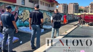 Roma, blitz a Fidene contro degrado e occupazioni abusive: smantellati gli accampamenti lungo la ferrovia, tre denunce (FOTO)