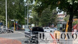 Roma, grave incidente in via Nomentana tra 2 auto e 2 scooter: 4 feriti, 2 sono in codice rosso