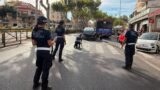 Roma, autista Atac si sente male e fa strike di auto: colpite 8 vetture, traffico in tilt a Monteverde