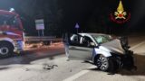 Roma, perde il controllo dell’auto e si schianta contro il guard rail a Montesacro: ragazzo in codice rosso