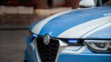 Roma, litiga con i vicini, poi si barrica in casa: 30enne aggredisce i poliziotti con forbici e vetri