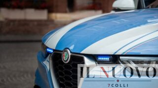 Roma, litiga con i vicini, poi si barrica in casa: 30enne aggredisce i poliziotti con forbici e vetri