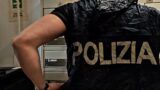 Dragona, ‘vano segreto’ nell’auto e 11 chili di droga in frigo: due arresti (VIDEO)