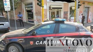 Roma, spari in un bar di Torpignattara, paura in via Casilina: colpo di pistola sfonda la vetrina