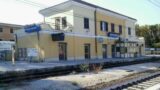 Tragedia alla stazione di Monterotondo: uomo travolto e ucciso da un treno, linea FL1 paralizzata