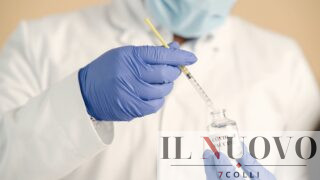 “Ti abbiamo danneggiata, ma non ti risarciamo”: le viene la pericardite dopo il vaccino Covid, medico dell’Asl Latina fa causa al Ministero