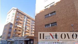 Roma, sfrattata a 99 anni: alla Garbatella è rivolta per difendere nonna Pina