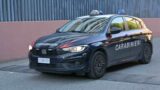 Roma, aspetta la ex sotto casa e tenta di entrare nell’abitazione: poi prende a pugni un carabiniere