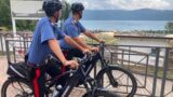 Castel Gandolfo, pedalando in bicicletta… per la sicurezza dei cittadini: Carabinieri in sella all’E-bike per i controlli al centro