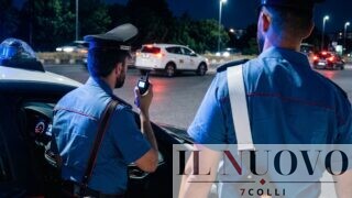 Roma, tenta di scassinare le auto in via Flaminia: poi calci, pugni e sputi ai Carabinieri