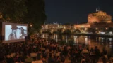Roma, nasce il cinema sul Tevere: film sotto le stelle con prezzo calmierato: ecco dove e da quando