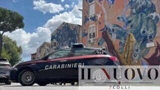 Roma, forza il posto di blocco e scappa tra le auto: inseguimento ad alta tensione, arrestato 27enne