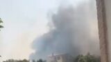 Roma, devastante incendio al Trullo: fiamme a un passo dalle case, fumo visibile a chilometri di distanza (VIDEO)