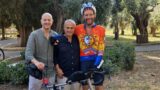 Jovanotti arriva in bici a Villa Adriana: il JovaGiro fa tappa a Tivoli
