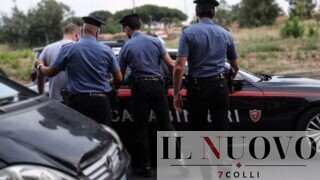Roma, con un coltello nella metro Tiburtina: aggredisce i carabinieri, poi li minaccia.”Vi ammazzo tutti”