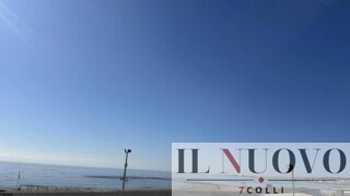 Nettuno, maxi rissa in spiaggia tra rom: minacciato gestore dello stabilimento, feriti due bagnini, bagnanti in fuga