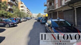 Ostia, picchia selvaggiamente la compagna e la aggredisce con spray al peperoncino e un coltello da sub: arrestato 32enne