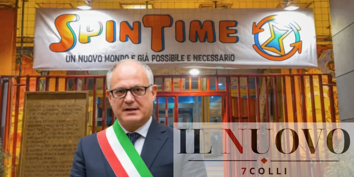 Roma, sullo sfondo l'iongresso dello SPin Time, in primo piano il sindaco Gualtieri