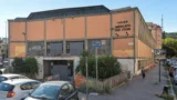 Addio ‘Mercato dei Fiori’, Roma vuole una piscina ma non conosce l’immobile: 17 milioni e pesanti incognite scaricate sul privato