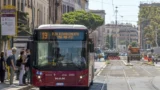 Roma, i tram tornano sul percorso ma senza tram: 3 e 19 “ripristinati”, viaggiano ancora con i bus